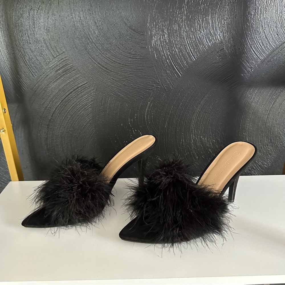 WIld Diva Furry Heel Sandals | Size 9 | Black